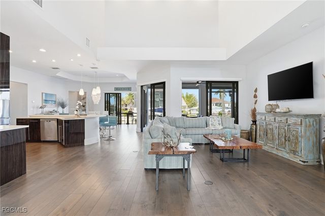 427 Willet AVE, Naples, FL 34108