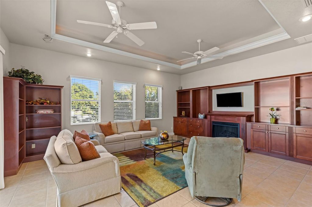 Image 11 of property listing at 1935 SE 26TH STREET, Cape Coral, FL 33904