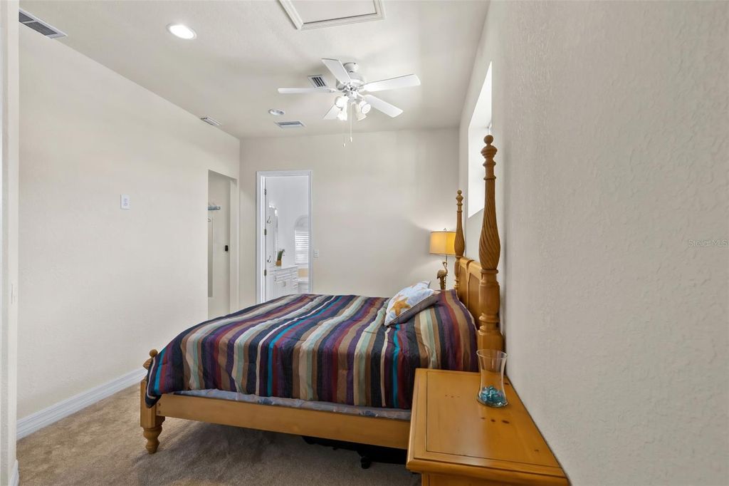 Image 14 of property listing at 1935 SE 26TH STREET, Cape Coral, FL 33904