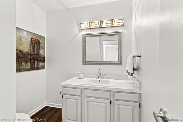2900 Woodstock Circle, Port Huron, MI 48060