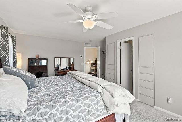 2900 Woodstock Circle, Port Huron, MI 48060