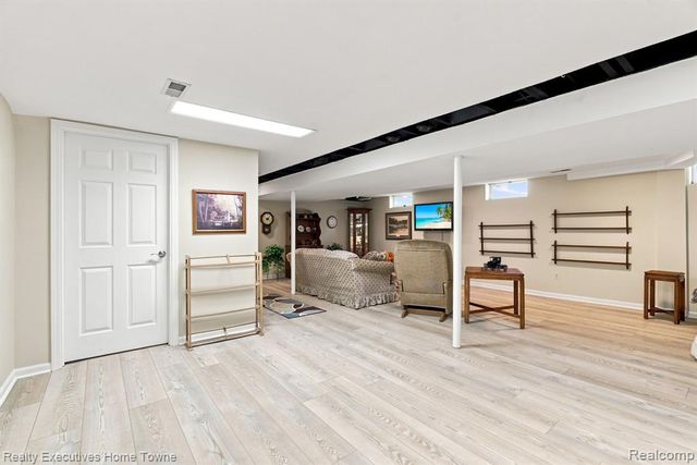 2900 Woodstock Circle, Port Huron, MI 48060