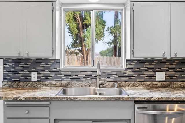 6551 El Camino Drive, Redding, CA 96001