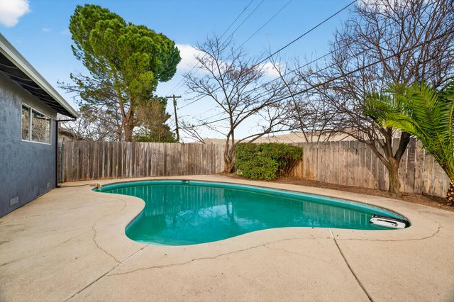 6551 El Camino Drive, Redding, CA 96001