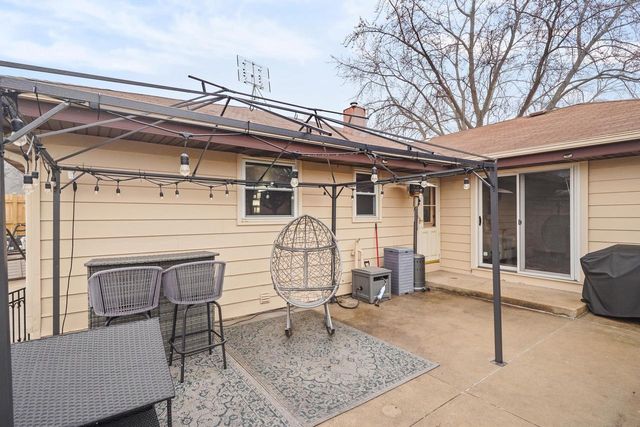 6105 68th STREET, Kenosha, WI 53142