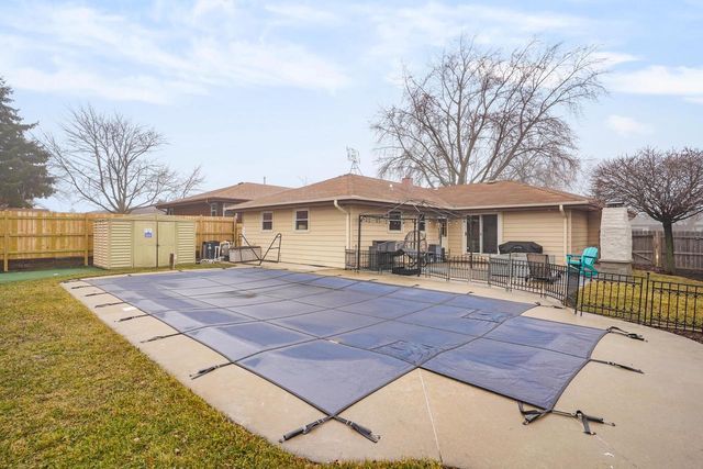 6105 68th STREET, Kenosha, WI 53142