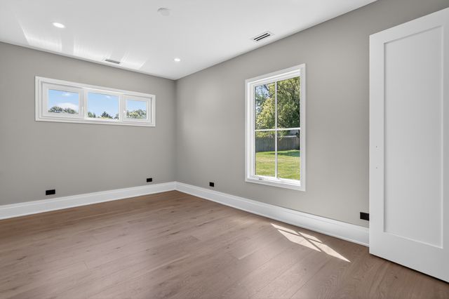 134 E Morrison Avenue, Mount Prospect, IL 60056