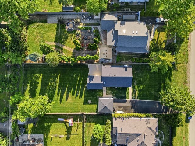 134 E Morrison Avenue, Mount Prospect, IL 60056