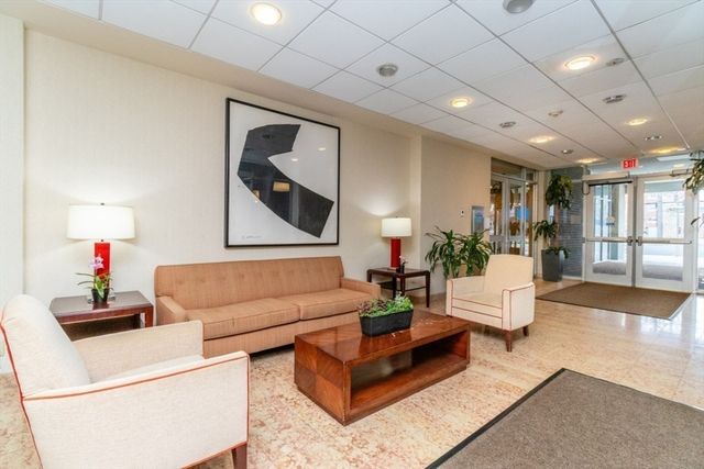 44 Washington St. 206, Brookline, MA 02445