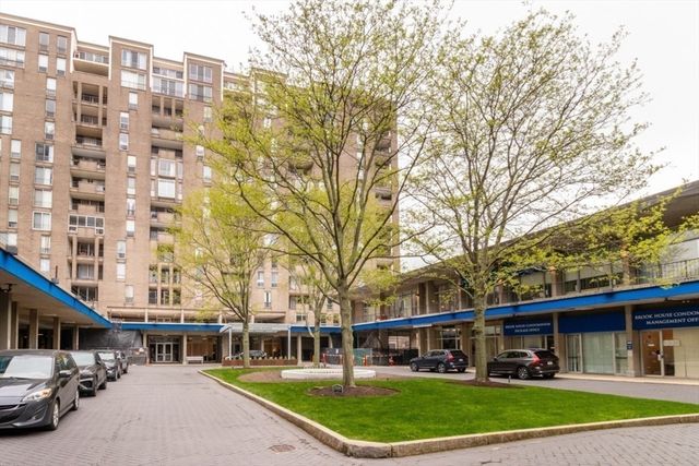 44 Washington St. 206, Brookline, MA 02445