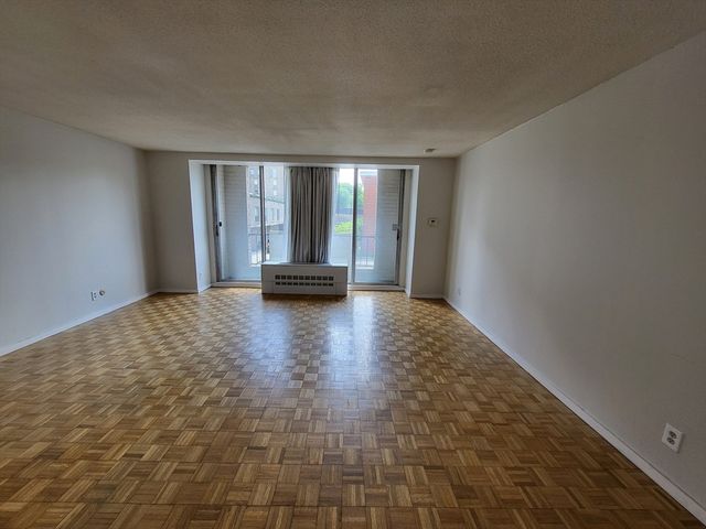44 Washington St. 206, Brookline, MA 02445