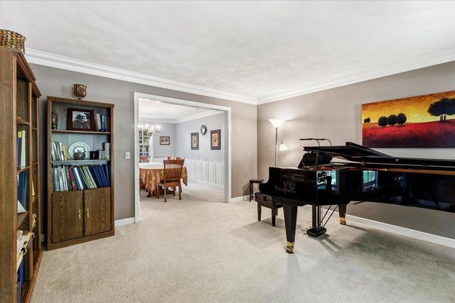 1837 S LEE STREET, Appleton, WI 54915