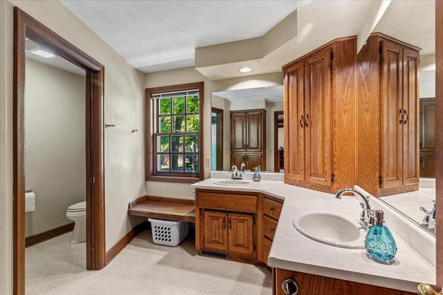 1837 S LEE STREET, Appleton, WI 54915