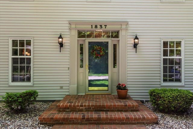 1837 S LEE STREET, Appleton, WI 54915