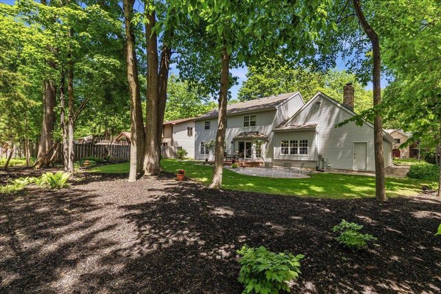 1837 S LEE STREET, Appleton, WI 54915
