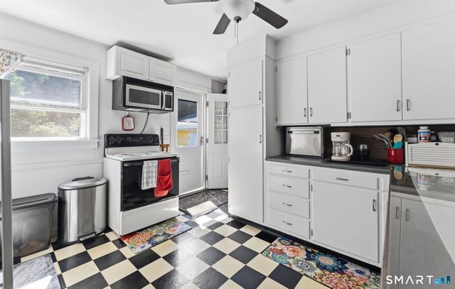 5 Blackwell Road, Old Lyme, CT 06371