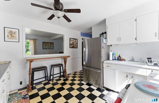 5 Blackwell Road, Old Lyme, CT 06371