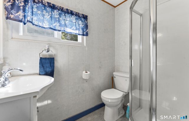 5 Blackwell Road, Old Lyme, CT 06371