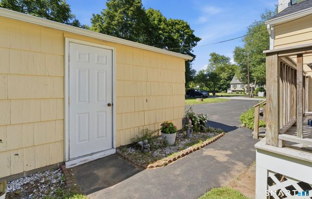 5 Blackwell Road, Old Lyme, CT 06371
