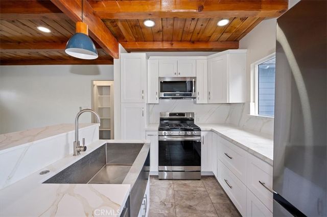 913 Sequoia Drive, Big Bear City, CA 92314