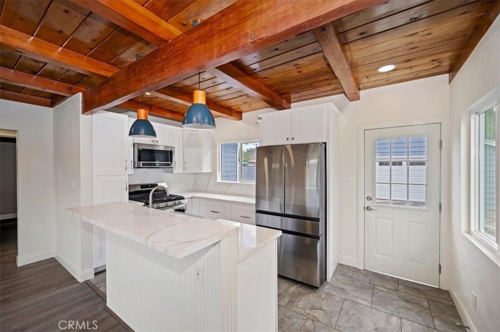 913 Sequoia Drive, Big Bear City, CA 92314