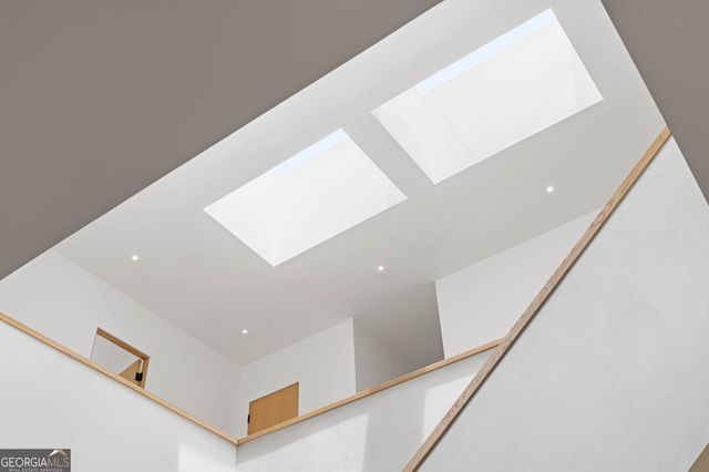 16 Bonnie Lane, Sandy Springs, GA 30328