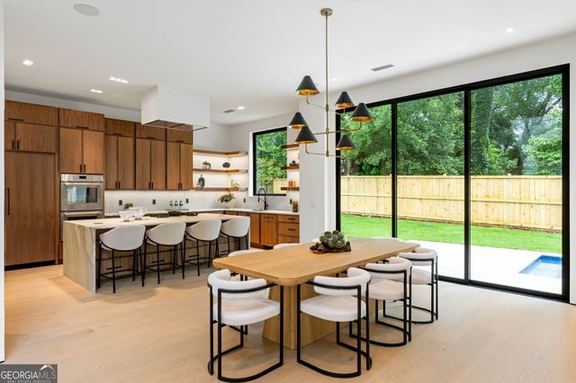 16 Bonnie Lane, Sandy Springs, GA 30328