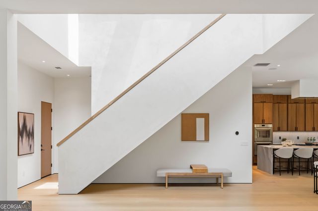 16 Bonnie Lane, Sandy Springs, GA 30328