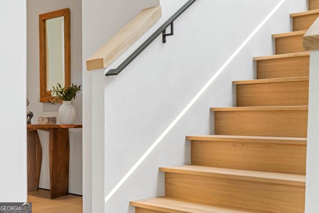 16 Bonnie Lane, Sandy Springs, GA 30328