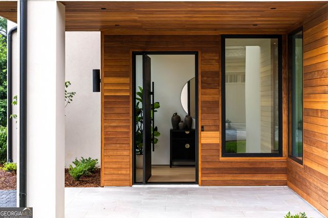 16 Bonnie Lane, Sandy Springs, GA 30328