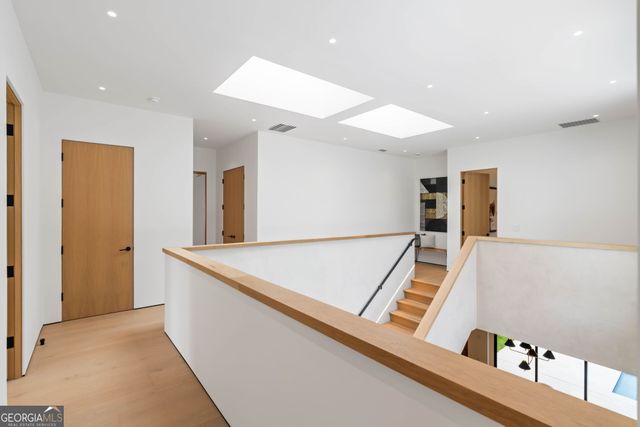 16 Bonnie Lane, Sandy Springs, GA 30328