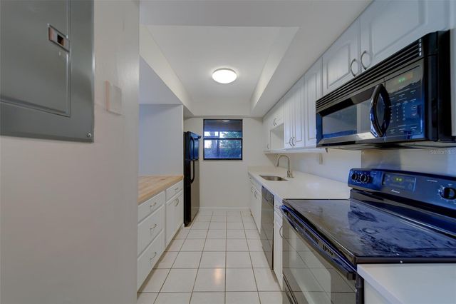 890 N VILLAGE DRIVE N 103, St Petersburg, FL 33716