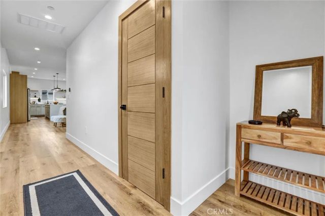 6900 Corbin Avenue, Reseda, CA 91335