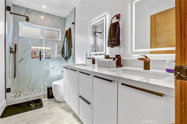 6900 Corbin Avenue, Reseda, CA 91335