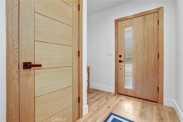 6900 Corbin Avenue, Reseda, CA 91335