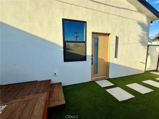 6900 Corbin Avenue, Reseda, CA 91335