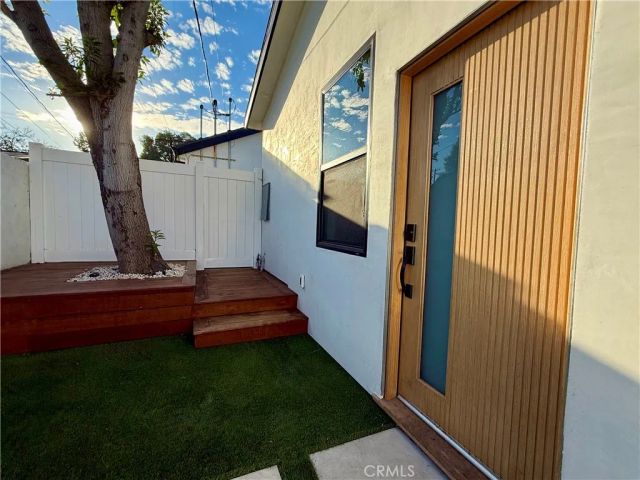 6900 Corbin Avenue, Reseda, CA 91335