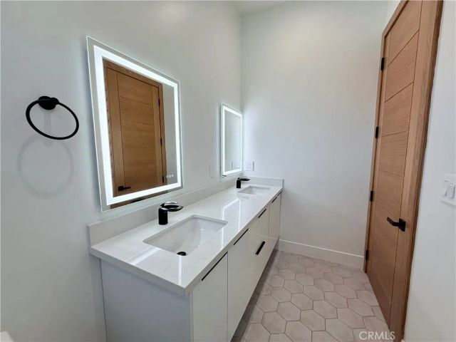 6900 Corbin Avenue, Reseda, CA 91335