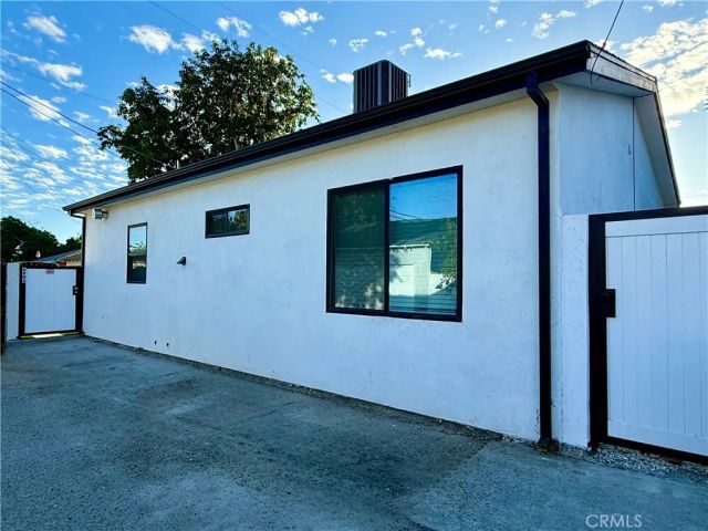 6900 Corbin Avenue, Reseda, CA 91335