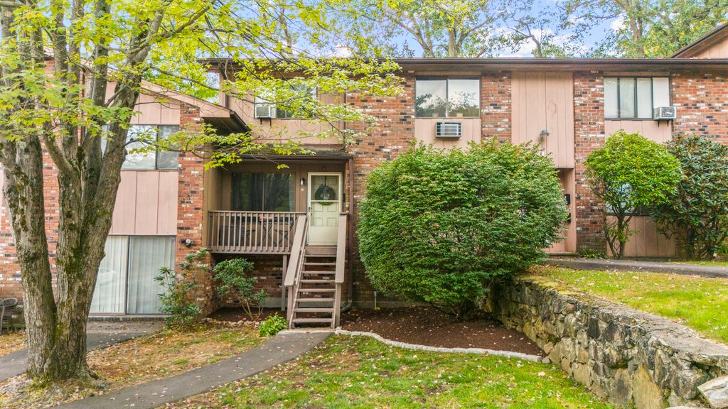 203 Kaynor Drive APT B, Waterbury, CT 06708