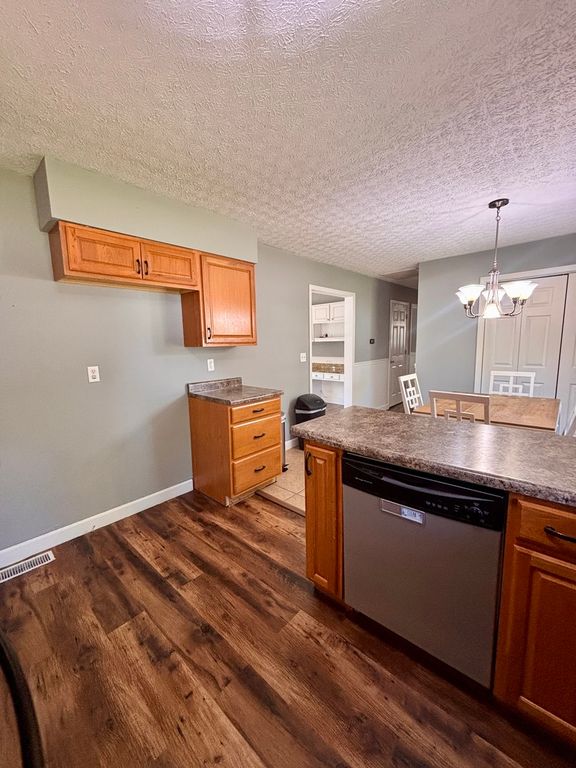 Image 12 of property listing at 139 Fielder Drive, Salem, IL 62881