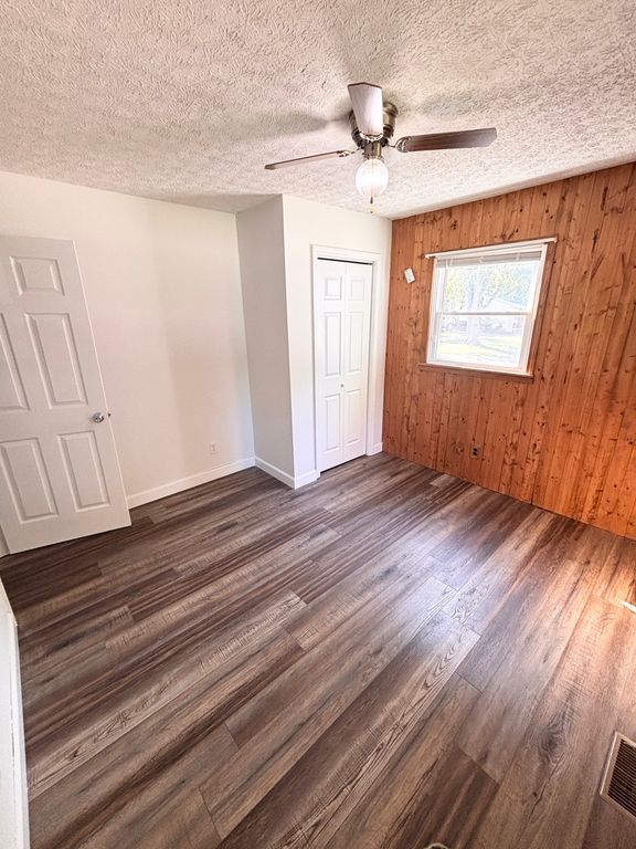 Image 23 of property listing at 139 Fielder Drive, Salem, IL 62881