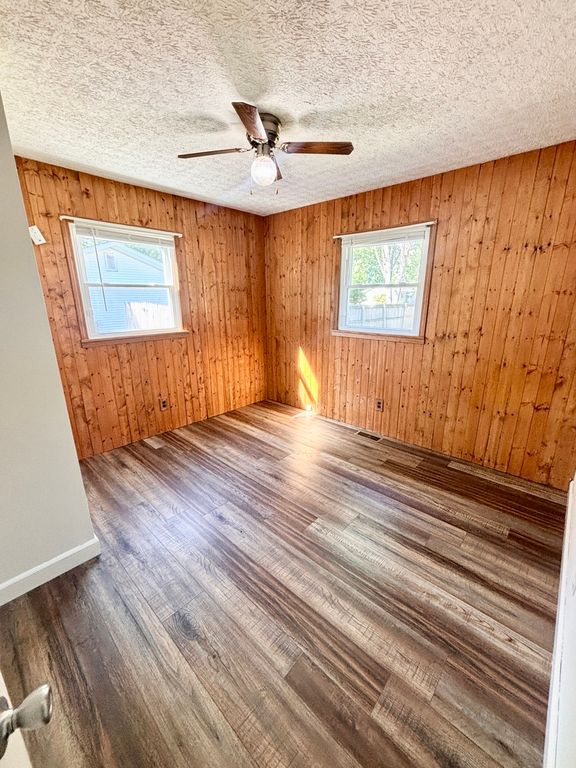 Image 24 of property listing at 139 Fielder Drive, Salem, IL 62881