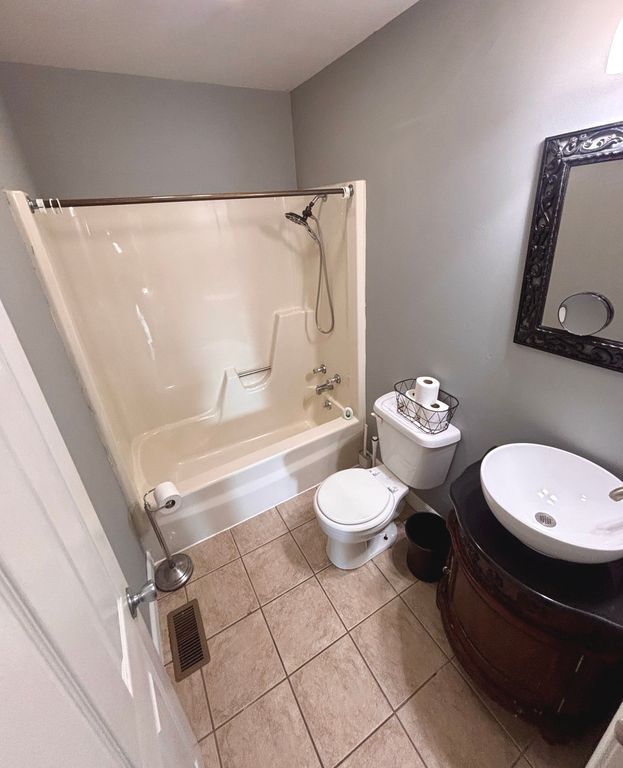 Image 26 of property listing at 139 Fielder Drive, Salem, IL 62881