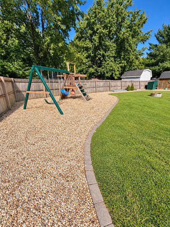 Image 30 of property listing at 139 Fielder Drive, Salem, IL 62881