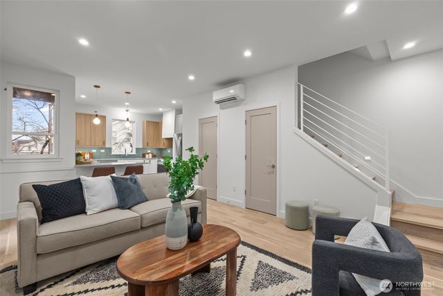 3550 S Dawson Street, Seattle, WA 98118