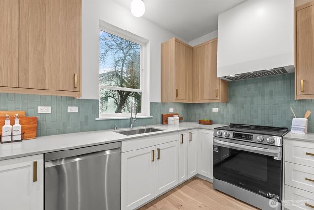 3550 S Dawson Street, Seattle, WA 98118