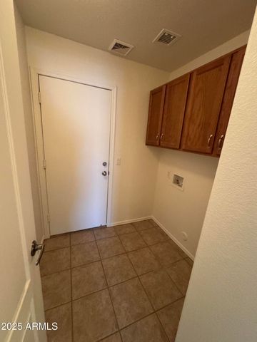 3250 E Ford Avenue, Gilbert, AZ 85234