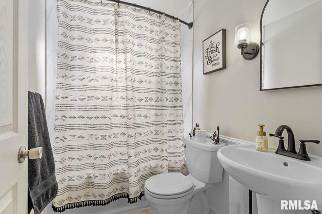 50 BIRCH Lane, Williamsville, IL 62639