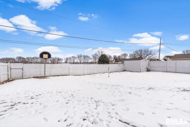 50 BIRCH Lane, Williamsville, IL 62639